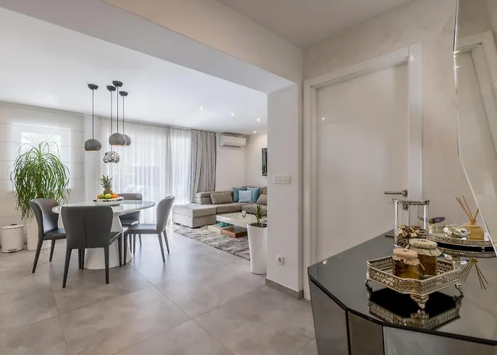 Lägenhet Luxury Anna