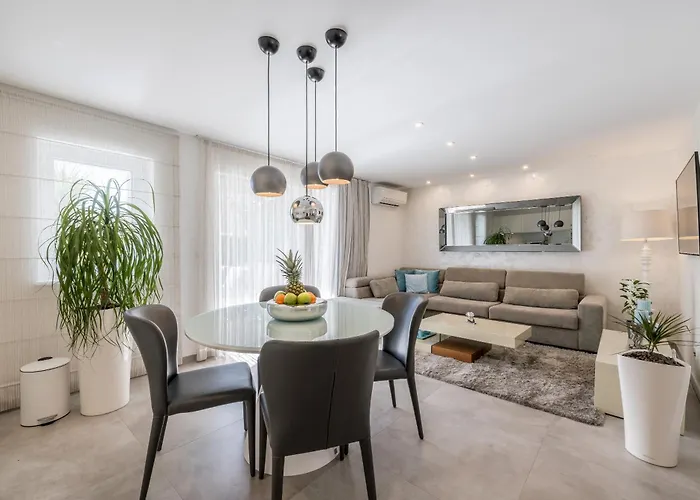 Lägenhet Luxury Anna